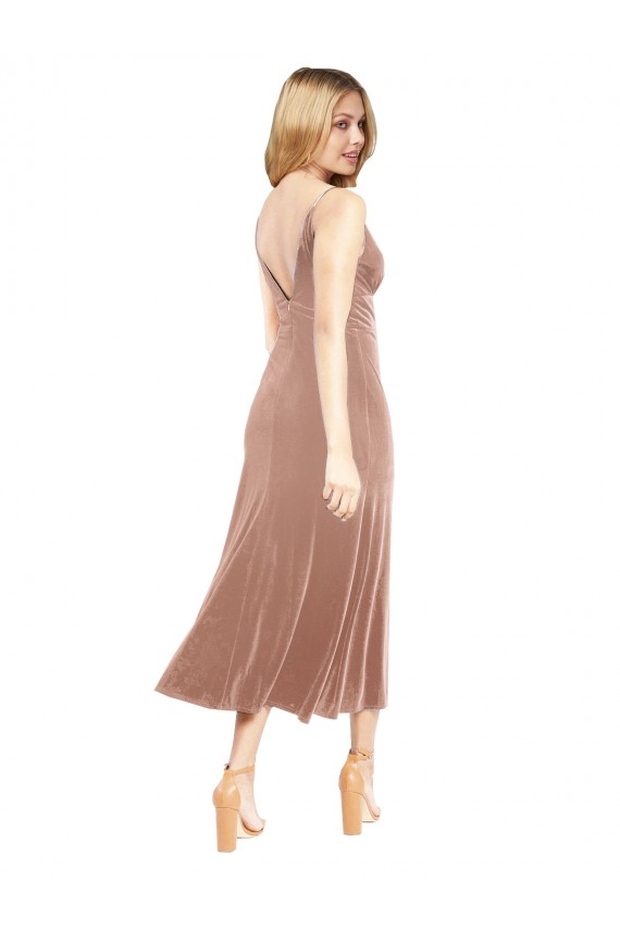 Inexpensive Midi Length Short V-Neck Velvet Cocktail Prom Dress / Homecoming Dress with Notched Neckline UK